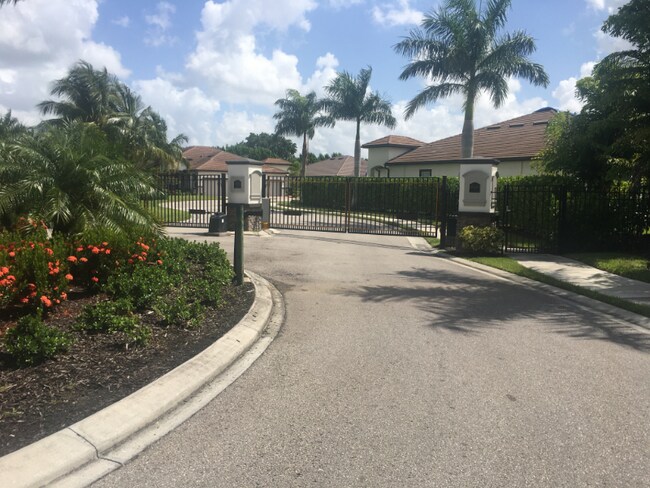 Photo - 1126 S Town and River Dr