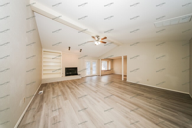 Photo - 813 N Briarcliff Dr