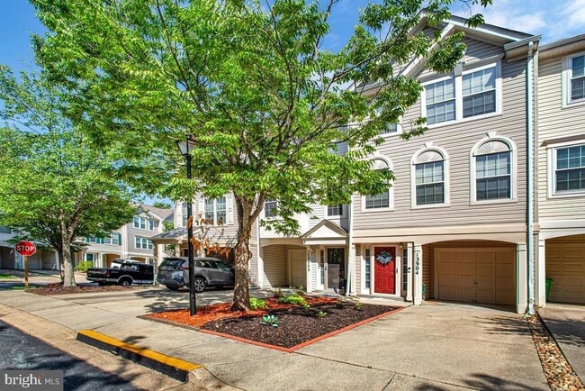 Building Photo - 13902 Barrington Ln