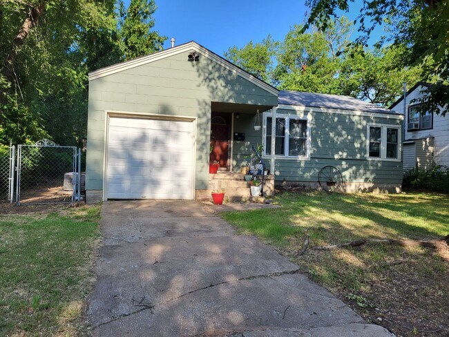 Photo - 219 S Doty St