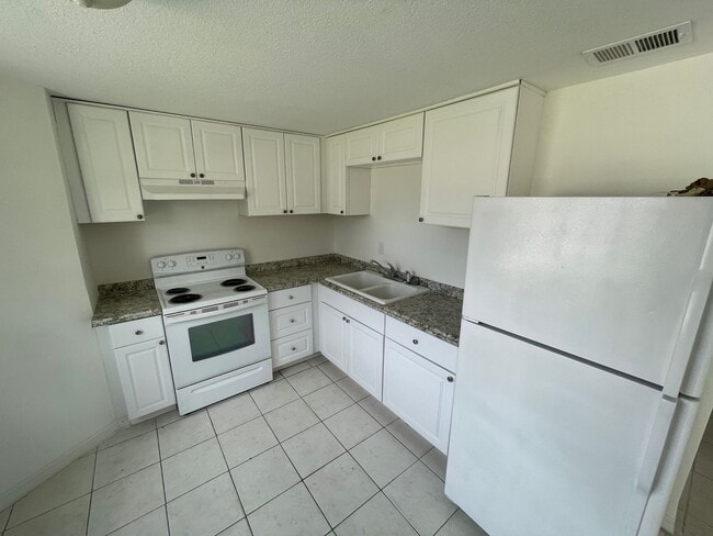 Photo - 5317 Avery Rd Unit 1