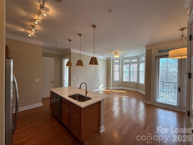 Photo - 2810 Selwyn Ave Unit 308