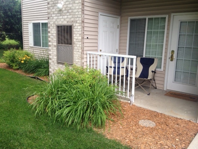 Building Photo - 833 37th Ave NW Unit A