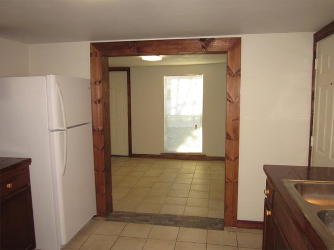 Photo - 121 N Hamilton St