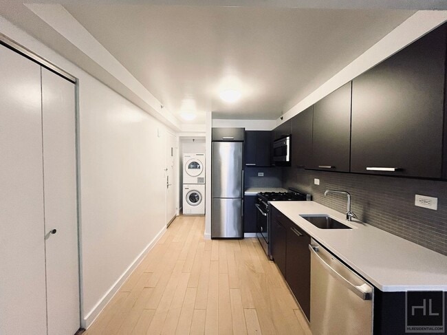 Photo - East 39th Street Unit 25D