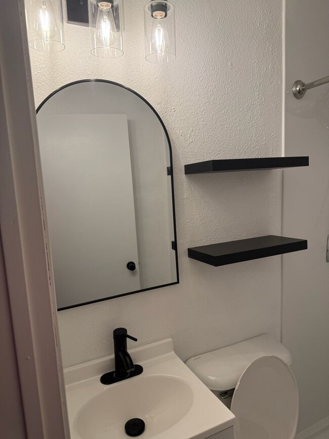 Photo - 3 Bedroom 1 Bathroom single family home