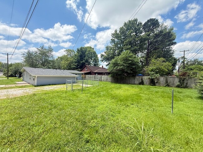 Photo - 1477 E Lindberg St