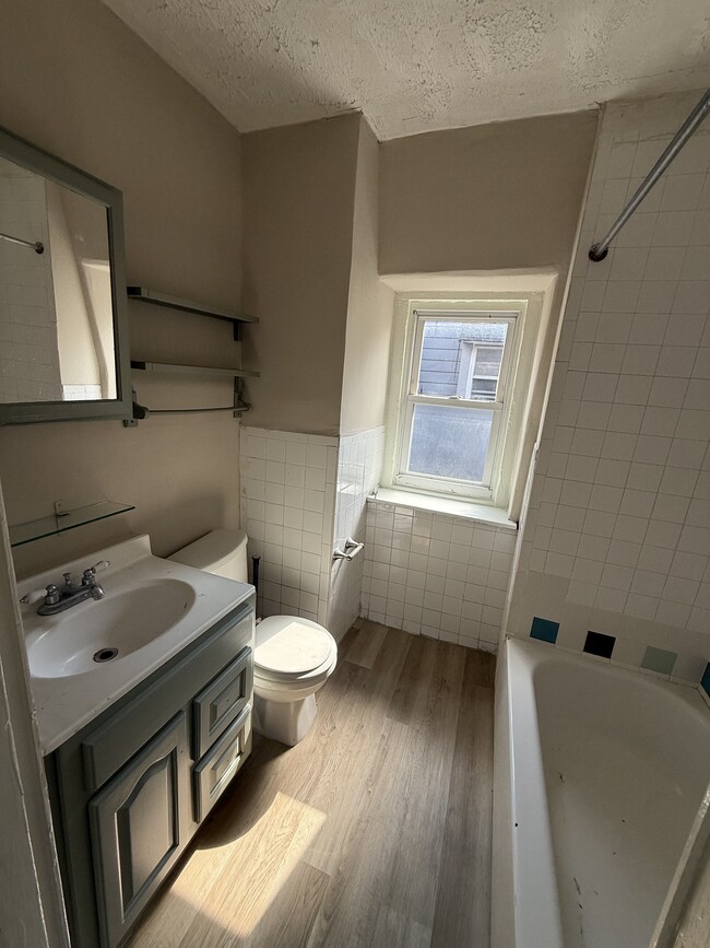 Photo - 4630 Chester Ave Unit 3