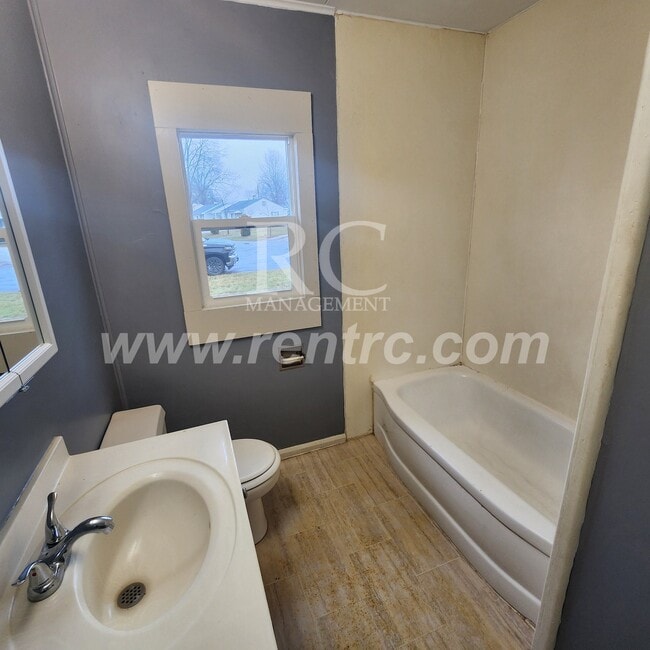 Photo - 210 Lindenwood-