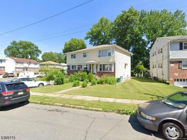 Building Photo - 710 Gates Terrace Rental