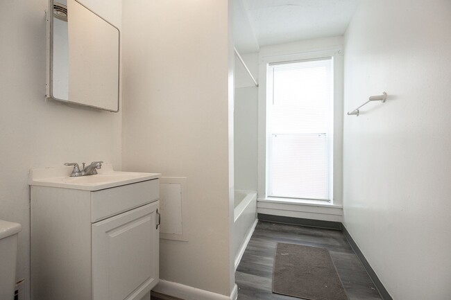 Photo - 1432 W 110th St Unit 1432 W110th Up