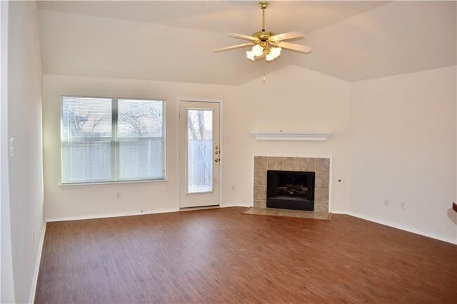 Photo - 1000 Salt Creek Trail