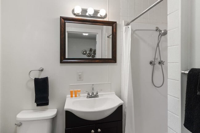 228 E State St Unit SI ID1539834P