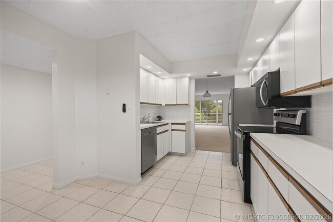 Photo - 1801 Eleuthera Point Unit J3