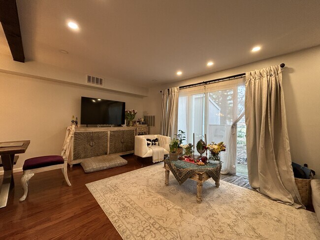 Photo - 6 Beals Cove Rd Unit F