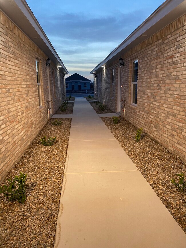 4908 N Winona Dr Unit Winona dr unit 1