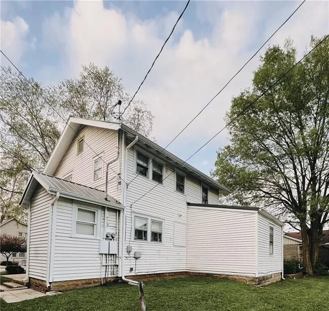 Building Photo - 1019 E 8th St Unit 1019 E 8th St