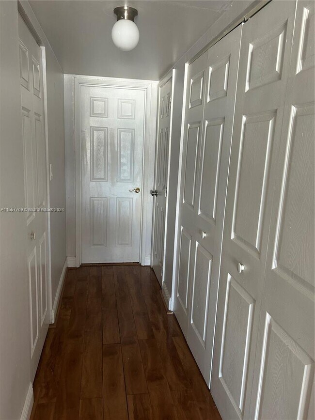 Photo - 6770 Indian Creek Dr Unit 14P