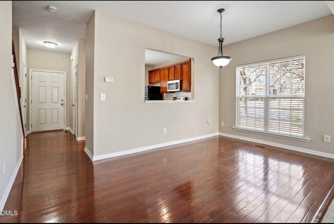 Photo - 305 Anterbury Dr