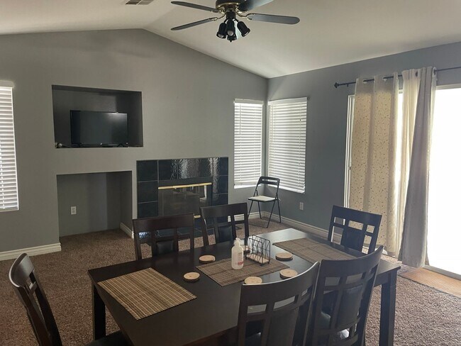 Photo - The Seasons Pool Home – 3 Bedroom, 2 Bathr...