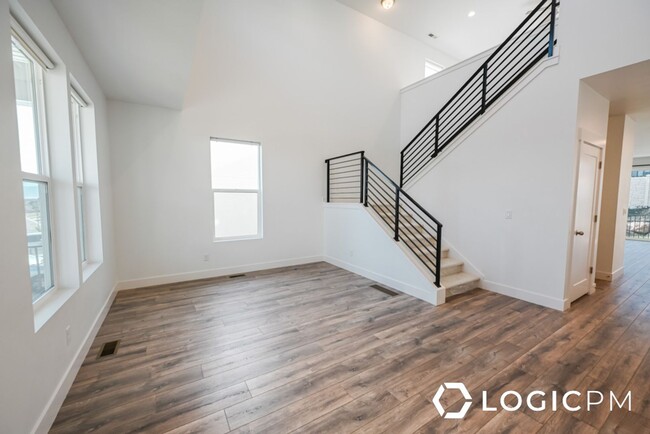 4903 W Upper Bnd Dr