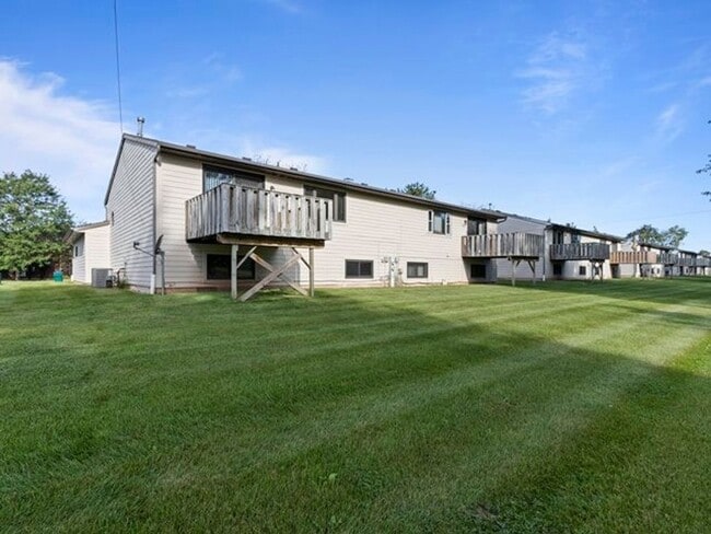 Photo - 3 Bedroom 2 Bath Townhome in Appleton Unit 1412 Nicolet