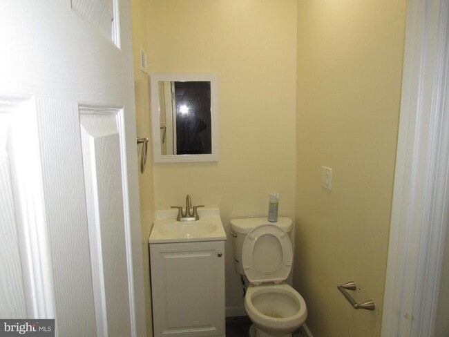 Building Photo - 20 Pine St