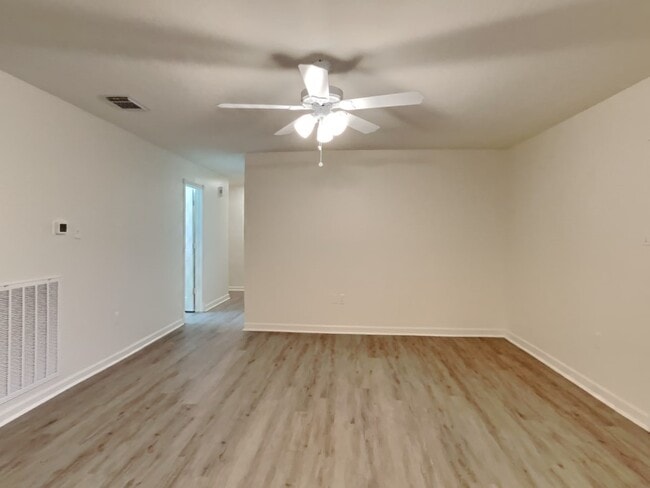 Photo - 10527 Mills Walk Dr
