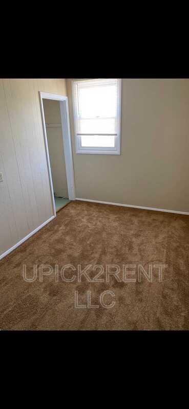 Photo - 11301 Main St