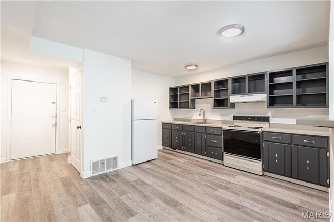Photo - 3017 Pembroke Ln Unit 16