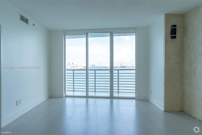 Building Photo - 2 br, 2 bath Condo - 335 S Biscayne Blvd A... Unit Apt 612