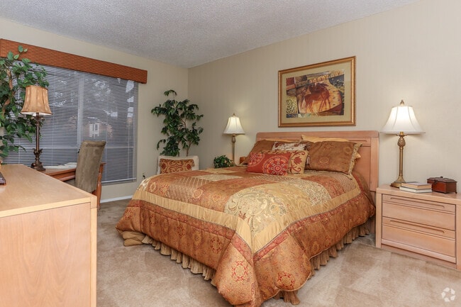 2BR, 2BA - B1 - 972SF - Primary Bedroom