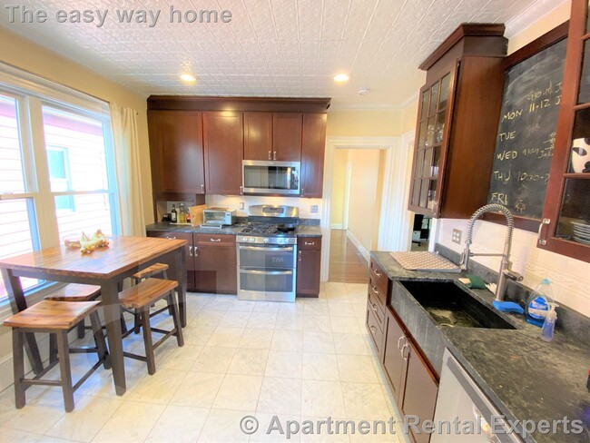 Photo - 381 Highland Ave Townhome