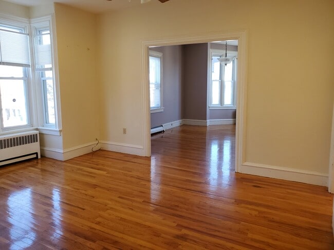 Dining room - 137 Carleton St Unidad 2