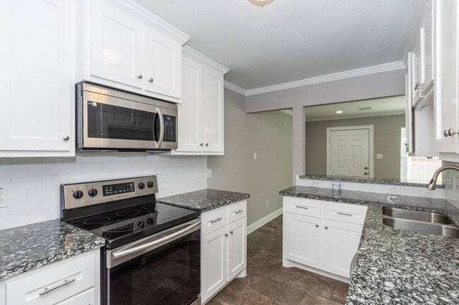 Photo - 1053 Willow Oaks Cir