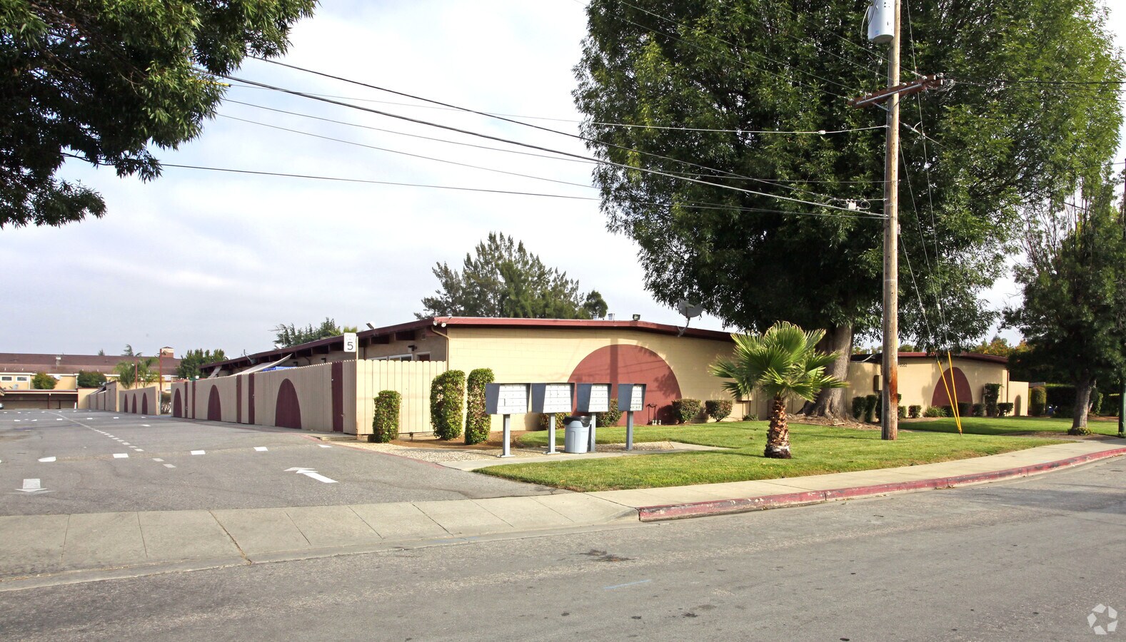 Westwood Garden Apartments - 660 Tyrella Ave Apartamentos
