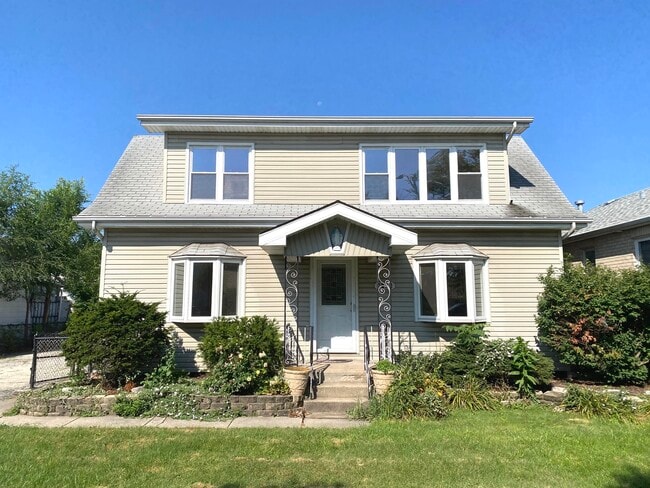 Building Photo - 4916 S Lorel Ave Unit 1 Rental
