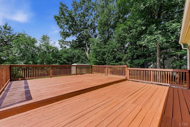 215 Cameron Rd