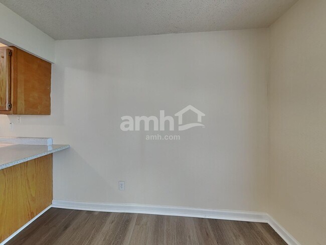 Photo - 854 Treyburn Green Dr