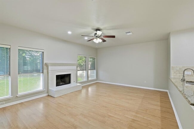 Photo - 2913 Winchester Dr