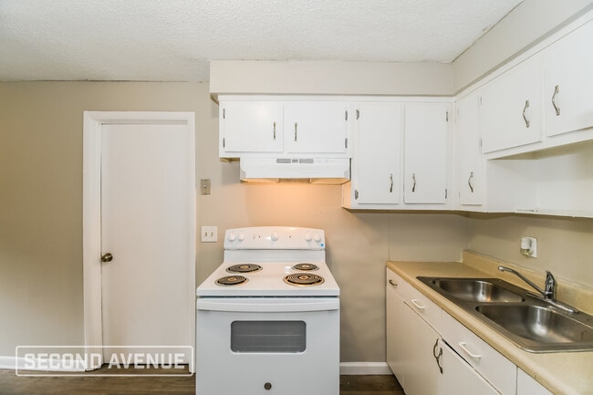 Photo - 2939 W 4th St