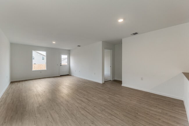 Photo - 11715 Blasting Way