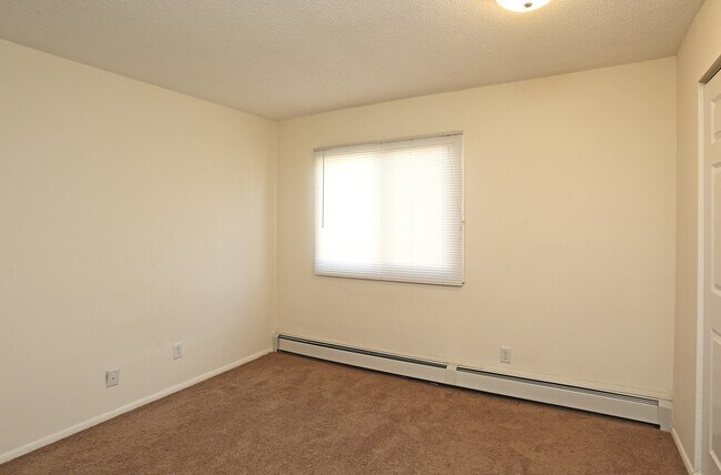 Photo - Granite Falls at Silver Lake Apartments