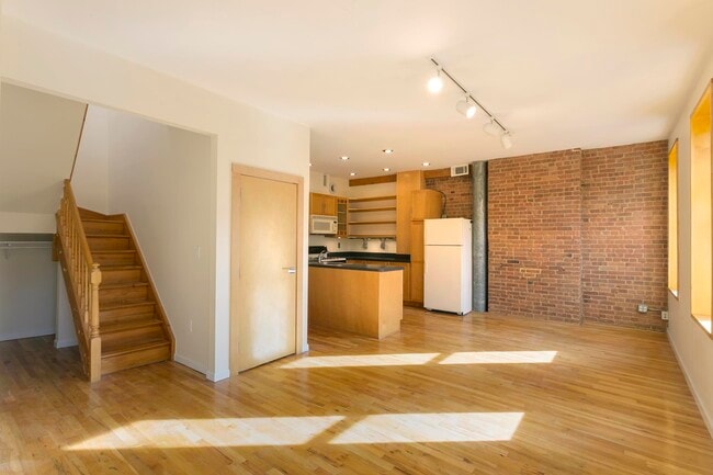 Building Photo - 110 Morris St Unit PHSO