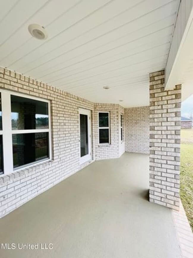 Photo - Luxury 4 bedroom 3 bath Home for rent