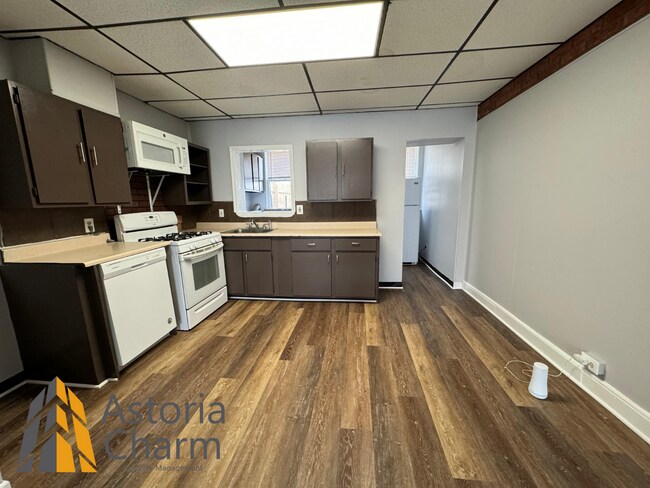 New 1BD/1BA + Den Townhouse in Southwest B... - New 1BD/1BA + Den Townhouse in Southwest B...