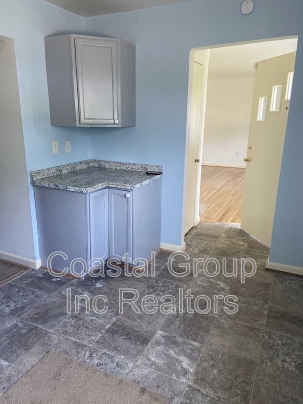 Photo - 1632 Janke Rd