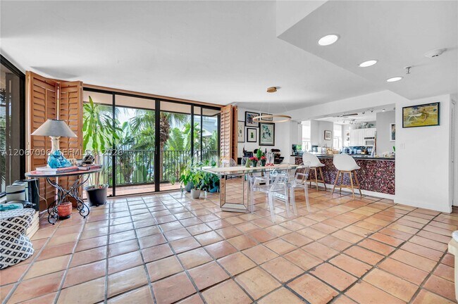 Photo - 1700 S Bayshore Dr Unit 3B