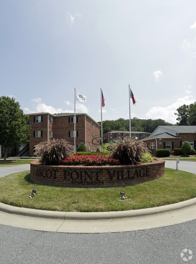 Ascot Point Village Apartments For Rent in Asheville, NC