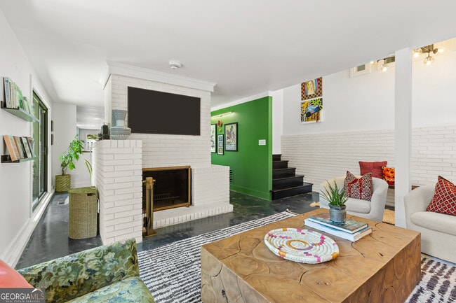 Photo - 3252 W Roxboro Rd NE